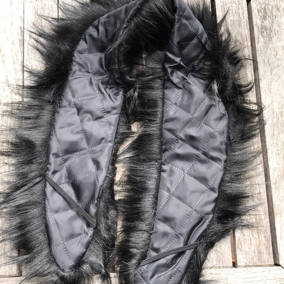 New! Faux Fur Black Collar - Picture 3 of 3